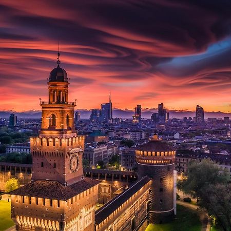 City Centre Apartment - 10 Minutes To Duomo - Free Wifi E Netflix มิลาน ภายนอก รูปภาพ