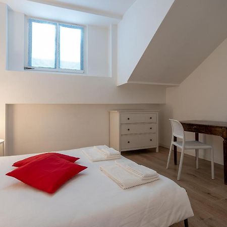 City Centre Apartment - 10 Minutes To Duomo - Free Wifi E Netflix มิลาน ภายนอก รูปภาพ
