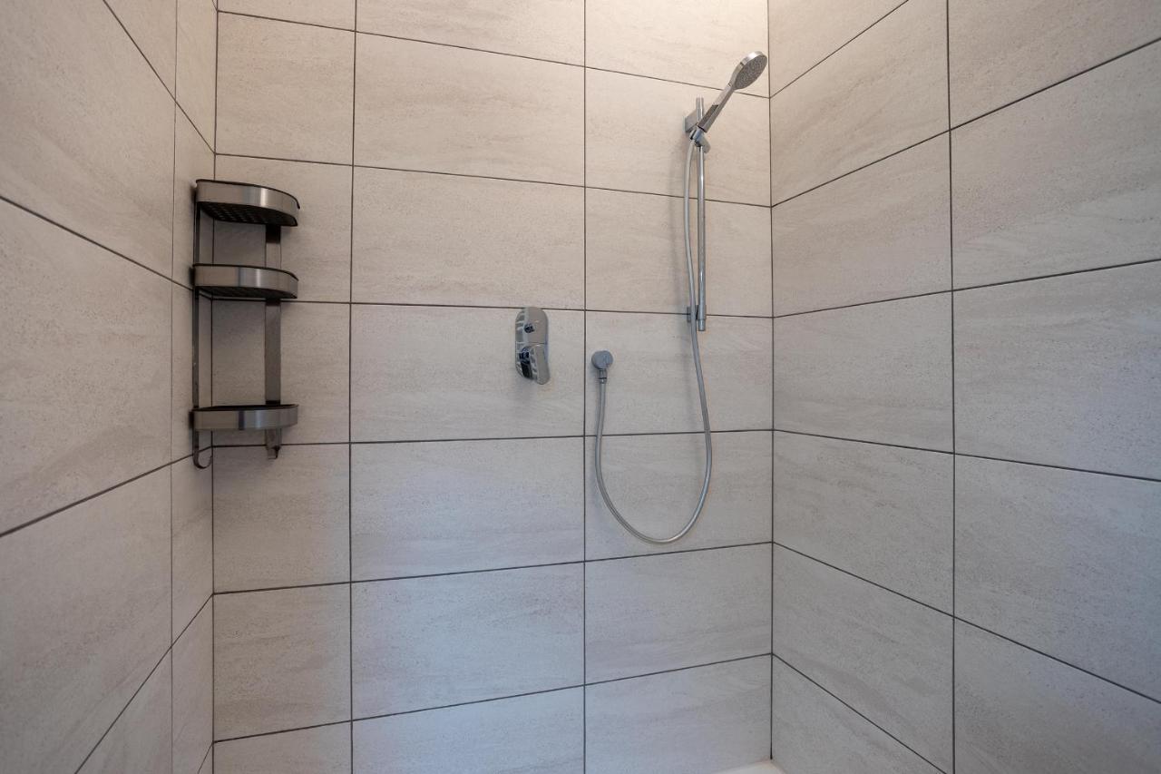 City Centre Apartment - 10 Minutes To Duomo - Free Wifi E Netflix มิลาน ภายนอก รูปภาพ