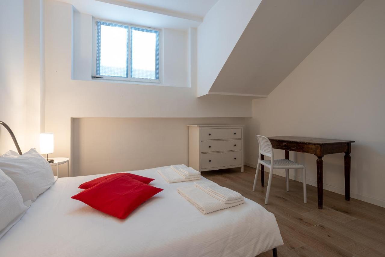 City Centre Apartment - 10 Minutes To Duomo - Free Wifi E Netflix มิลาน ภายนอก รูปภาพ